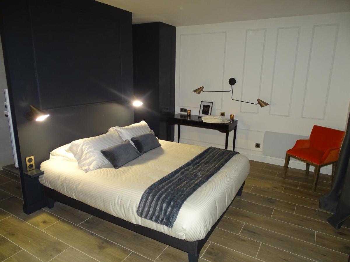 Villa Entiere Du Chateau Lacroix De Civrac 3 Ch, 3 Sdb, Piscine Xxl,Sauna, 4 Etoiles,7 Pers Экстерьер фото