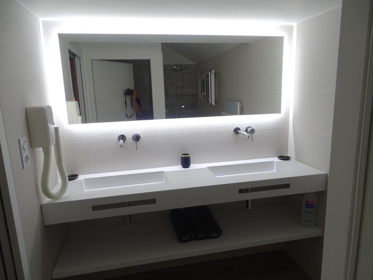 Villa Entiere Du Chateau Lacroix De Civrac 3 Ch, 3 Sdb, Piscine Xxl,Sauna, 4 Etoiles,7 Pers Экстерьер фото